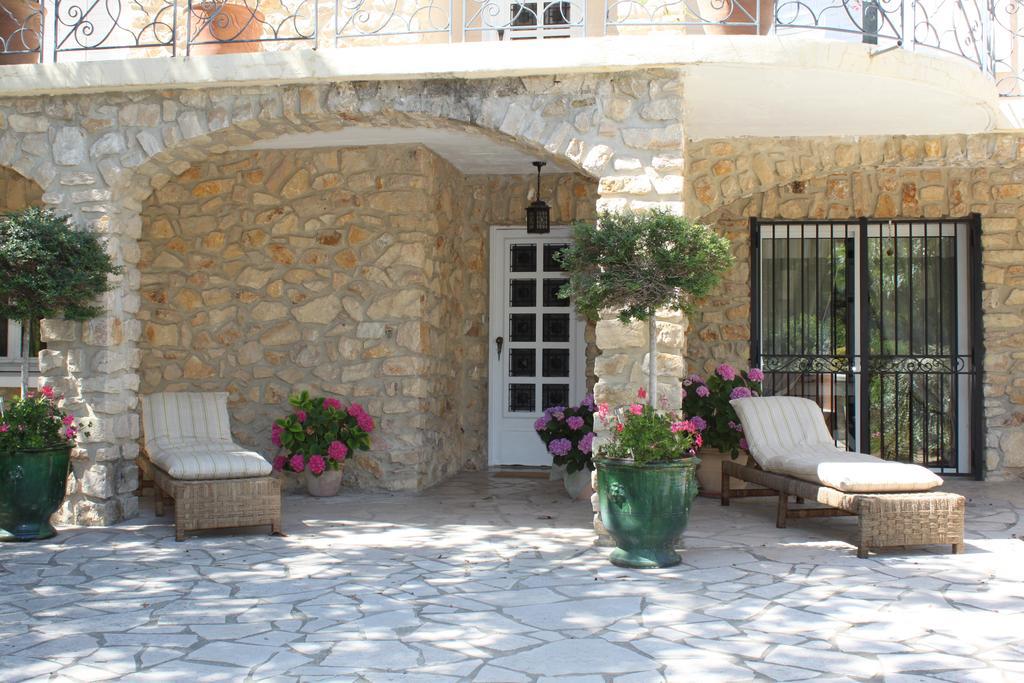 Gites Maisons De Vacances Domaine La Chamade 카르팡트라 객실 사진