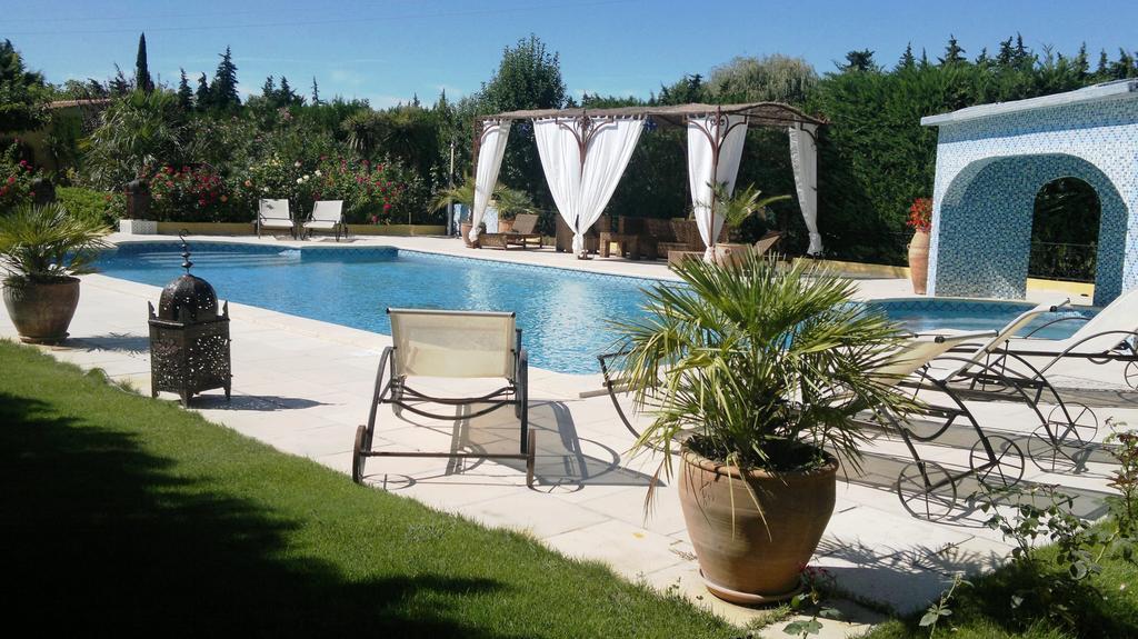Gites Maisons De Vacances Domaine La Chamade 카르팡트라 객실 사진
