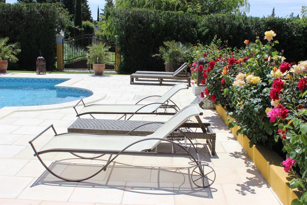 Gites Maisons De Vacances Domaine La Chamade 카르팡트라 객실 사진
