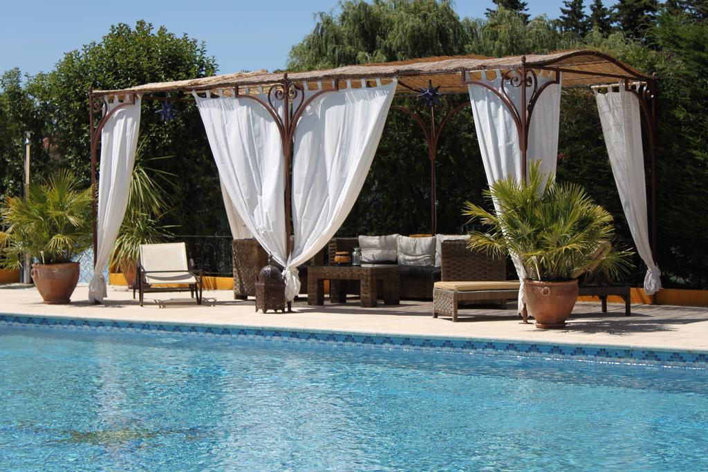 Gites Maisons De Vacances Domaine La Chamade 카르팡트라 객실 사진