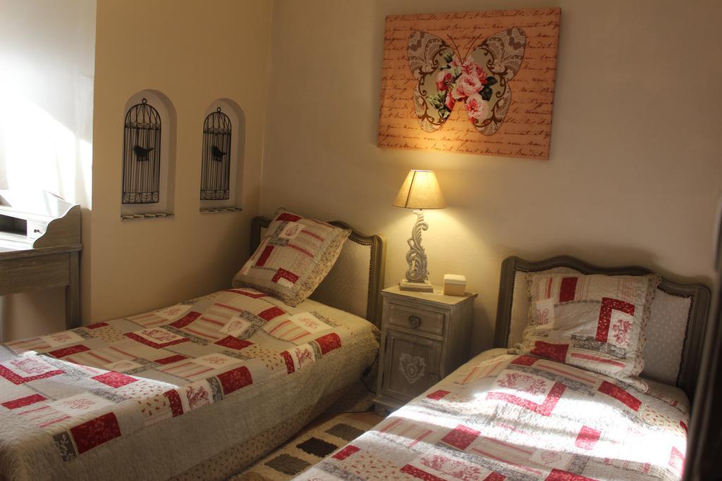 Gites Maisons De Vacances Domaine La Chamade 카르팡트라 객실 사진
