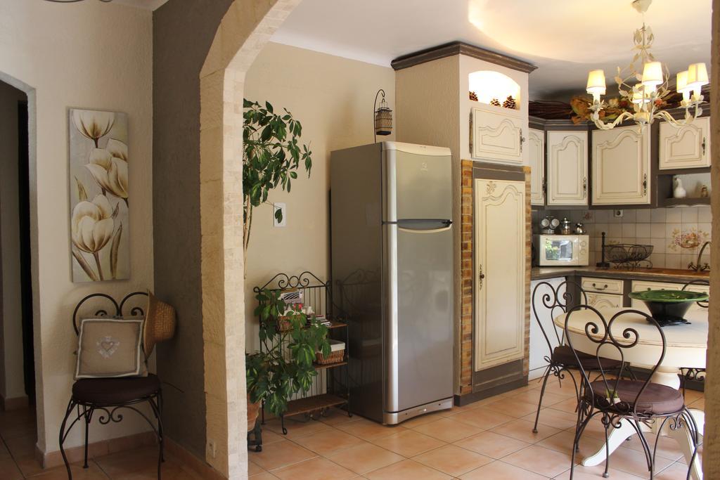 Gites Maisons De Vacances Domaine La Chamade 카르팡트라 객실 사진