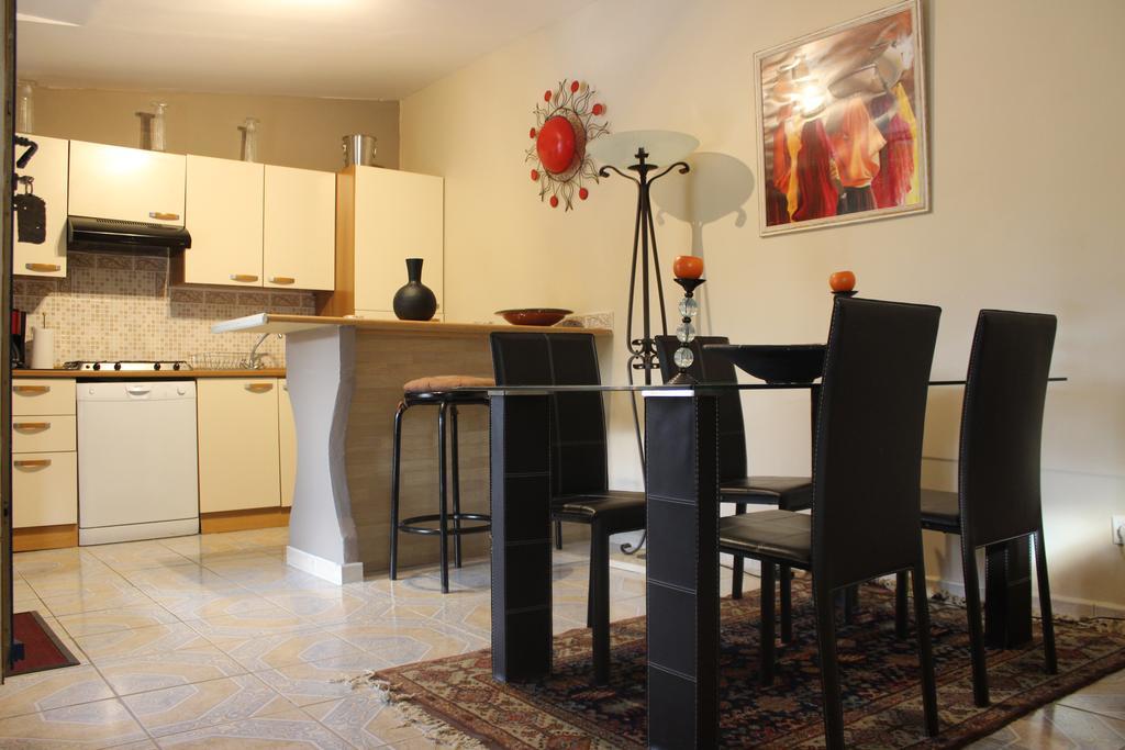 Gites Maisons De Vacances Domaine La Chamade 카르팡트라 외부 사진