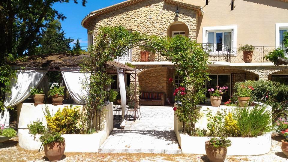 Gites Maisons De Vacances Domaine La Chamade 카르팡트라 외부 사진