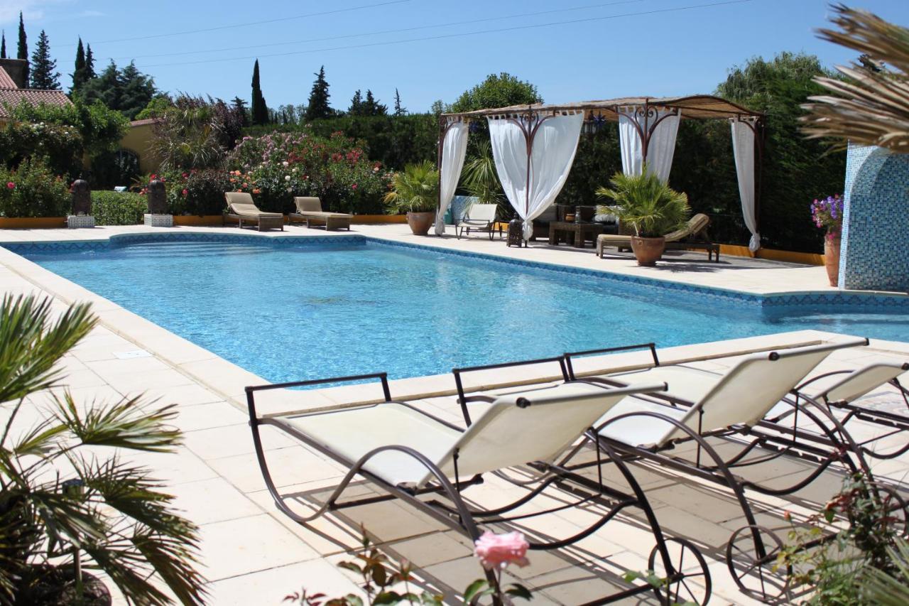 Gites Maisons De Vacances Domaine La Chamade 카르팡트라 외부 사진